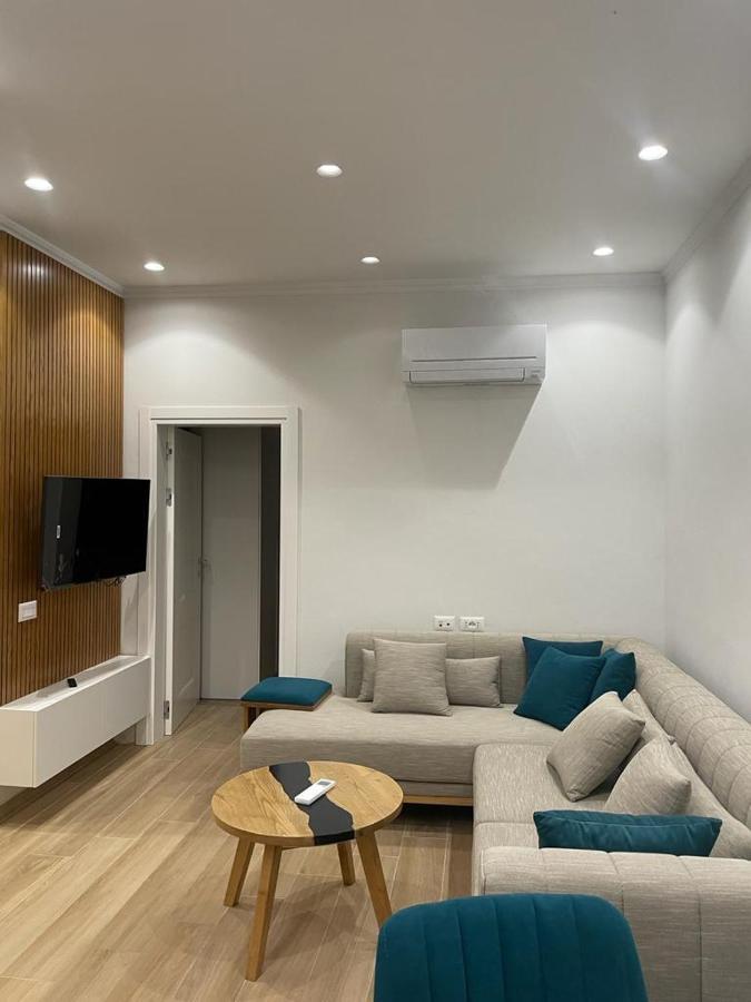 City Center Apartment Kafe Flora Tiranë Ngoại thất bức ảnh