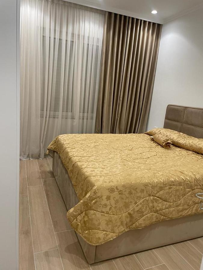 City Center Apartment Kafe Flora Tiranë Ngoại thất bức ảnh