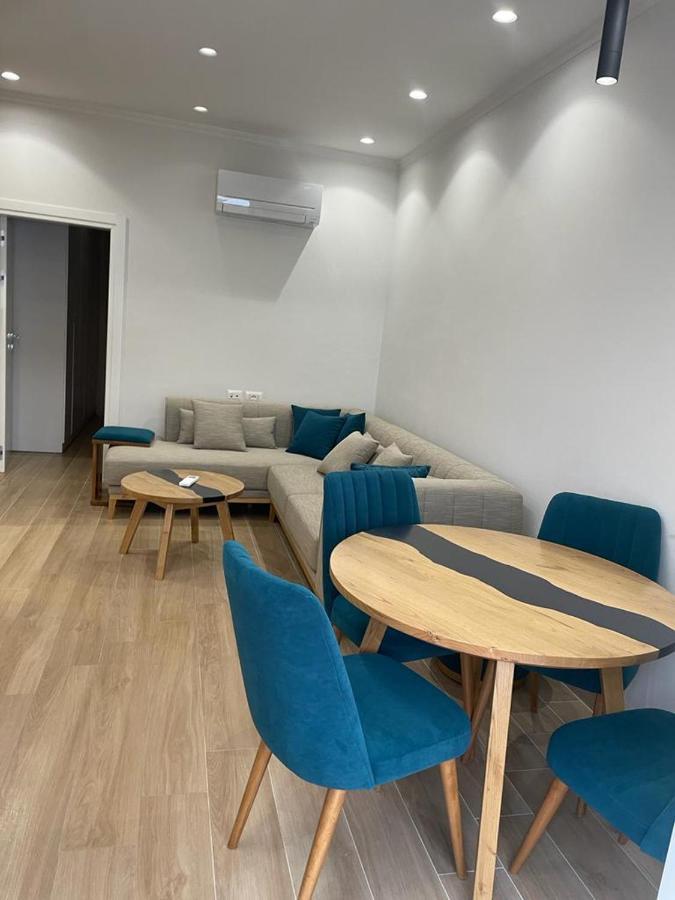 City Center Apartment Kafe Flora Tiranë Ngoại thất bức ảnh