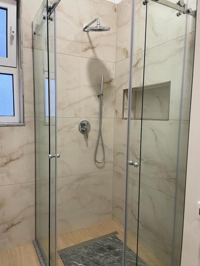 City Center Apartment Kafe Flora Tiranë Ngoại thất bức ảnh