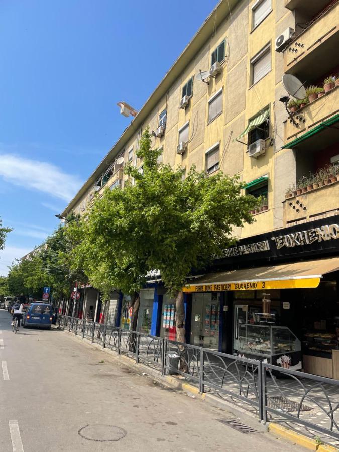City Center Apartment Kafe Flora Tiranë Ngoại thất bức ảnh