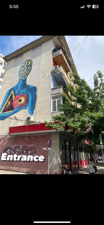 City Center Apartment Kafe Flora Tiranë Ngoại thất bức ảnh